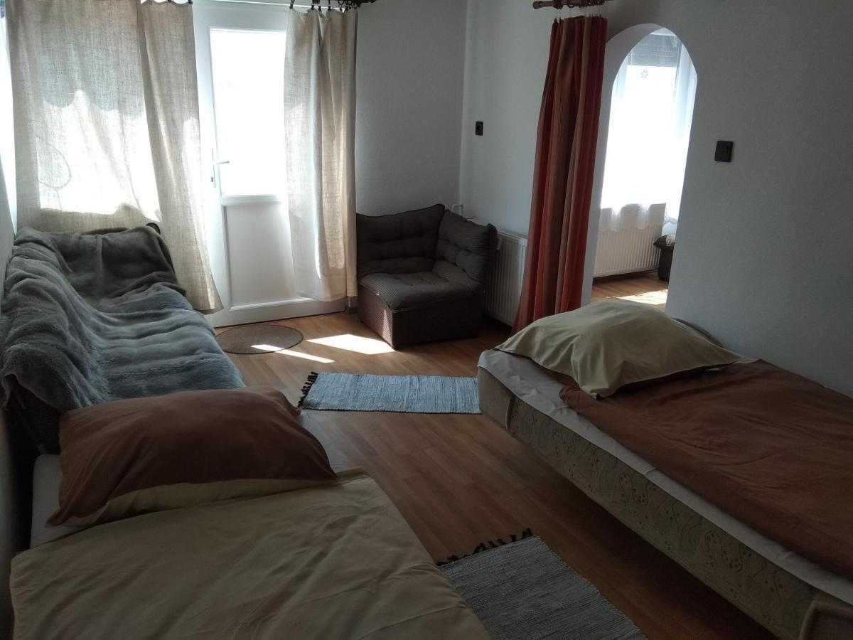 Amira Apartman バラトンレッレ エクステリア 写真